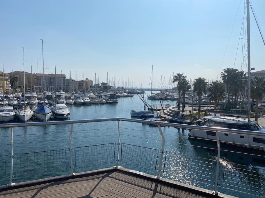 Appt 2 Pieces Port Frejus - Mega Terrasse + Garage Fréjus Exterior foto
