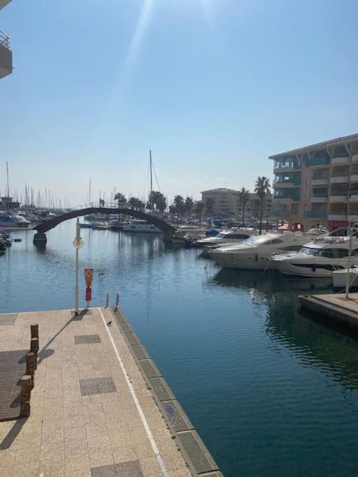Appt 2 Pieces Port Frejus - Mega Terrasse + Garage Fréjus Exterior foto